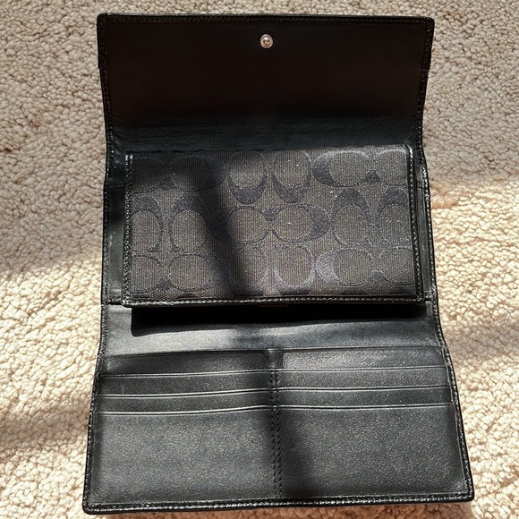 Coach Wallet - Picture 4 of 7